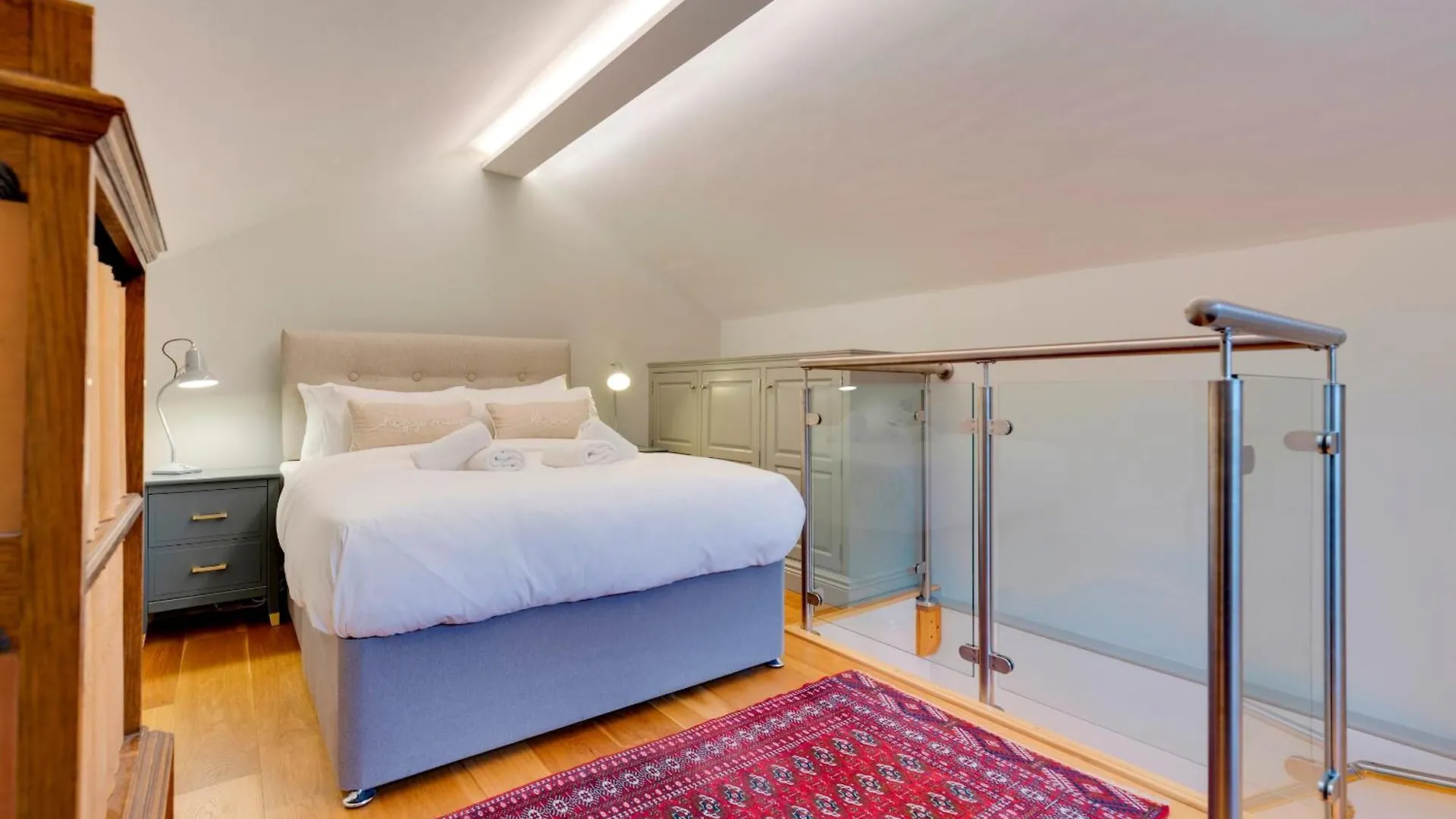 Pass The Keys Stylish And Modern Apartment Free Parking Cambridge
